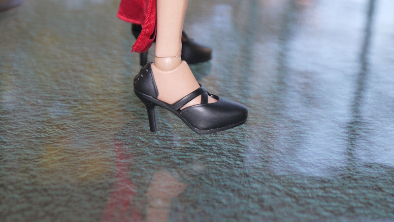 Illustration for article titled Hot Toys' Ada Wong Is Lovely, But Can She Pull Off That Dress?